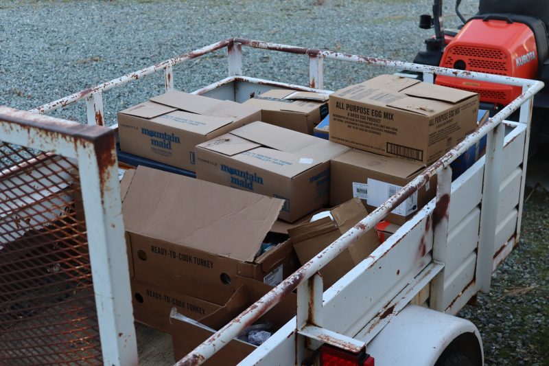 At the end of the distribution the amount not picked up scheduled
for further delivery by the tribe in the coming days. Good supplies for the California Valley Miwok Tribe, December 2022.