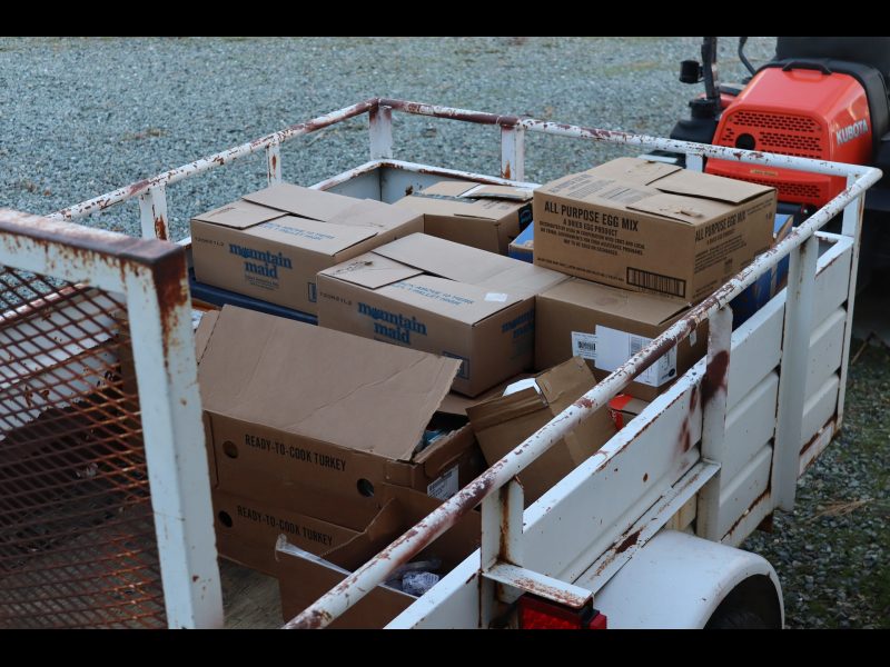 At the end of the distribution the amount not picked up scheduled
for further delivery by the tribe in the coming days. Good supplies for the California Valley Miwok Tribe, December 2022.