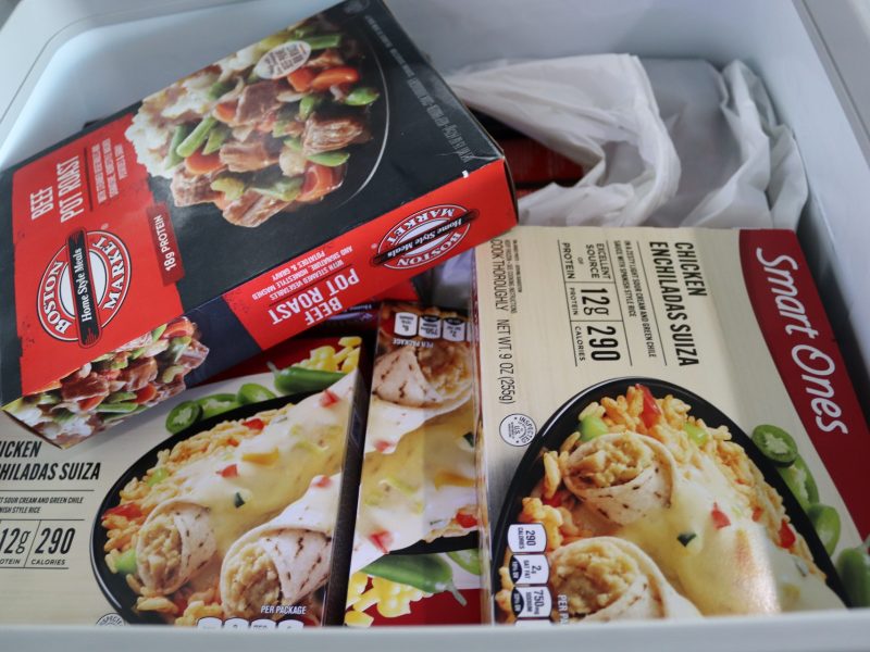 Various healthy frozen entrees.